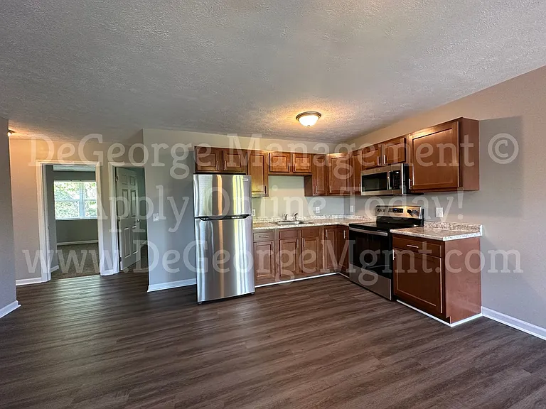 Burdick Estates Apartments — Photo 92