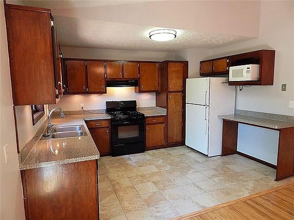 3rd image of 4026 Doeskin Ct SE