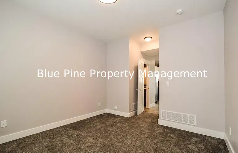 710 S Saturn Ave #A — Photo 3