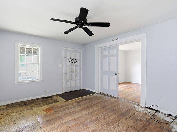 4th image of 270 S Dearborn St