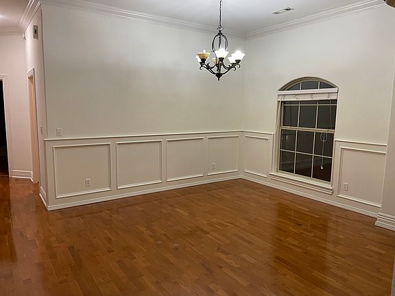 4th image of 4000 Sycamore St