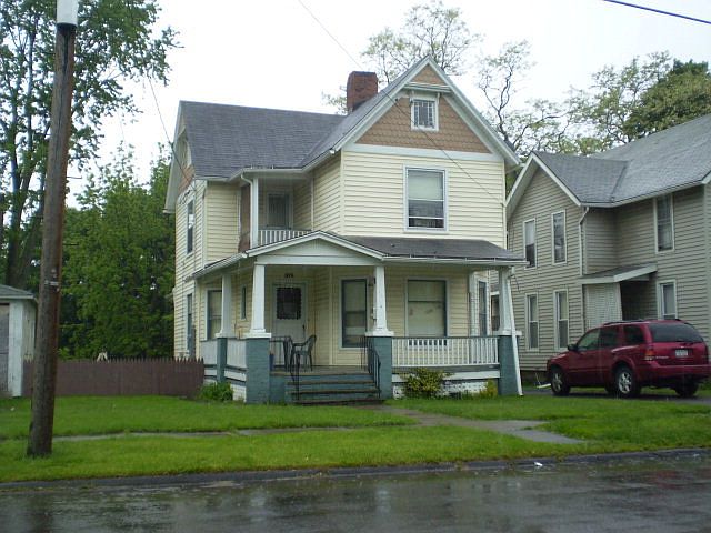 2nd image of 378 Diven Ave