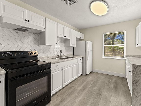 3rd image of 205 N 21st Street