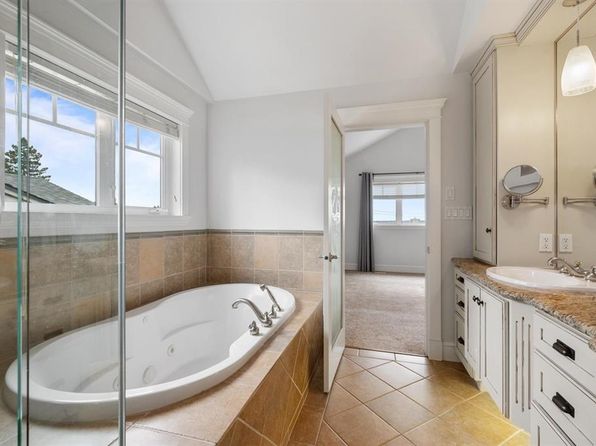 5 bedroom rental in West Vancouver — photo 17