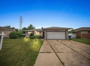 27856 Sutherland Dr, Warren, MI