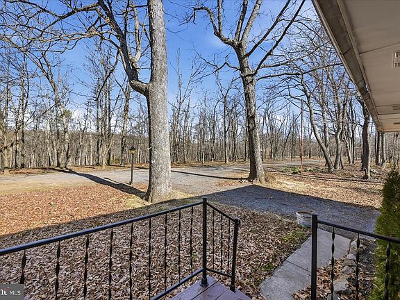 4th image of 2280 Pine Grove Rd