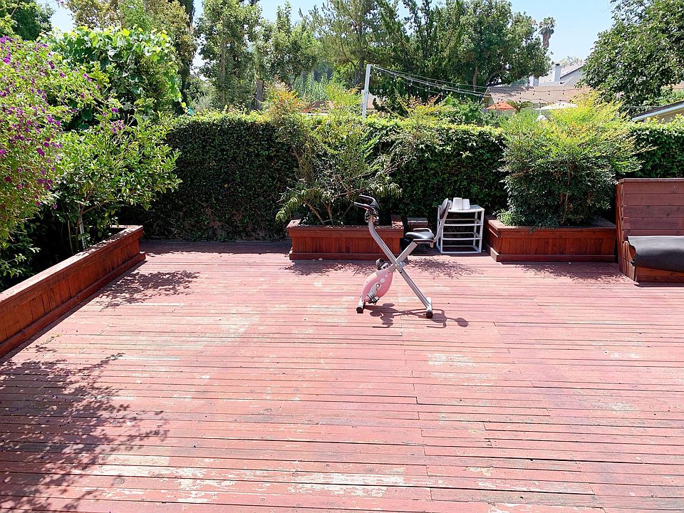 2nd image of 1010 E Camino Real Ave #A