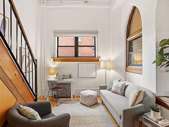 5th image of 555 Washington Ave APT 2C
