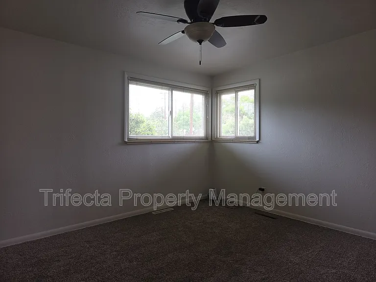 630 N Taft Hill Rd — Photo 16