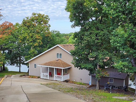 3rd image of 11010 Basswood Ct