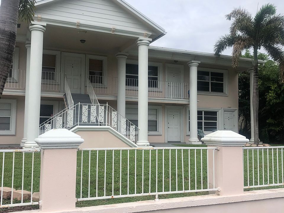 1st image of 4521 NE 21st Ave APT 4