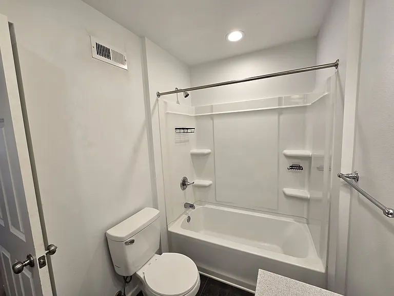 904 W Welsh St #A — Photo 15