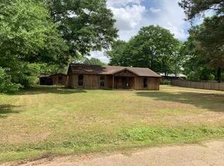 109 Stewart St, Calhoun City, MS 38916