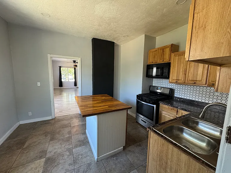 2954 Adams Ave — Photo 7