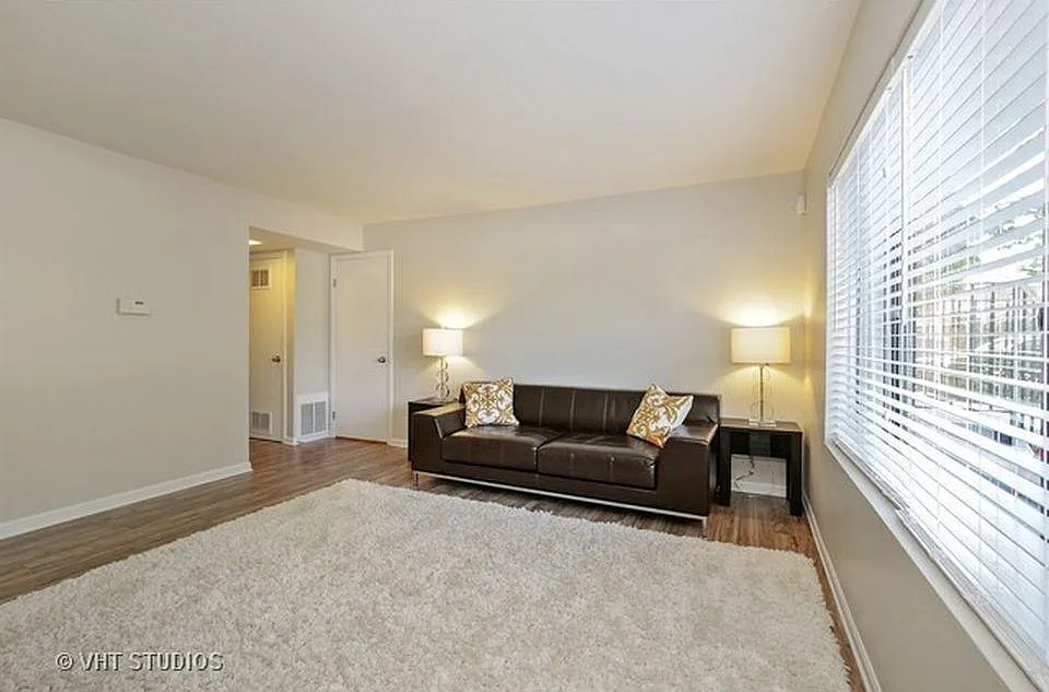 1 bed, 1100 sqft, $1,650 — Photo 3
