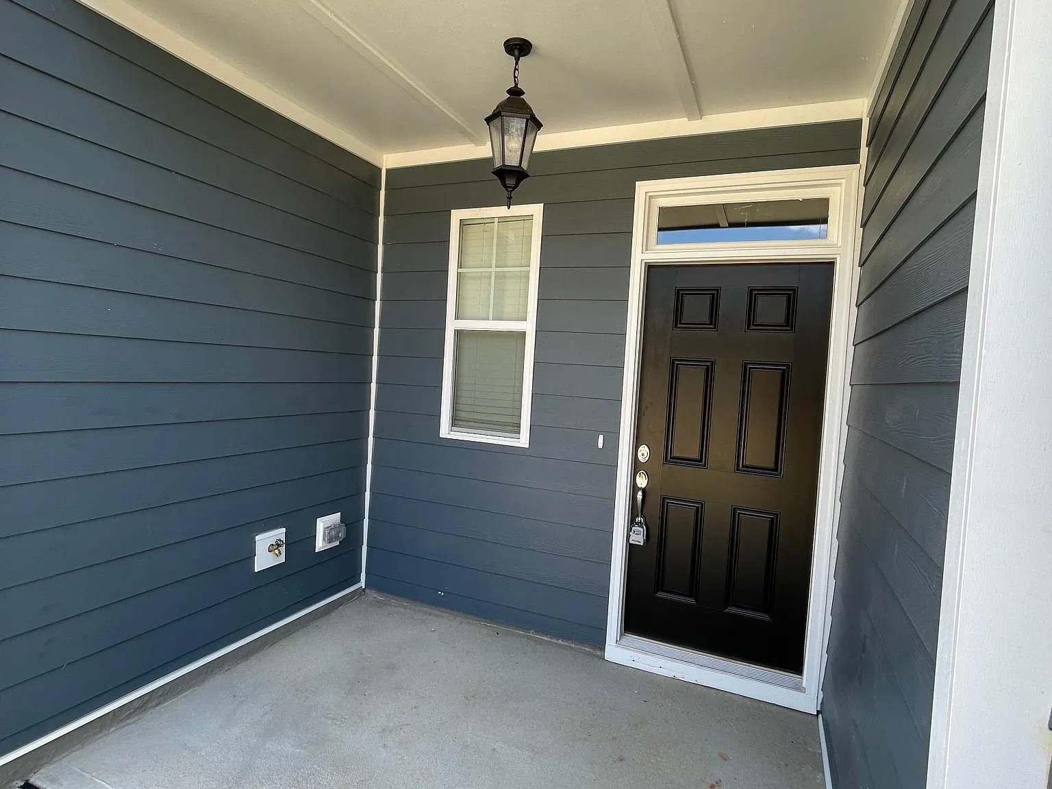 318 Conrad Ln — Photo 3