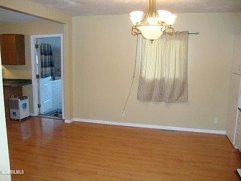 5th image of 1347 Crestwood Dr