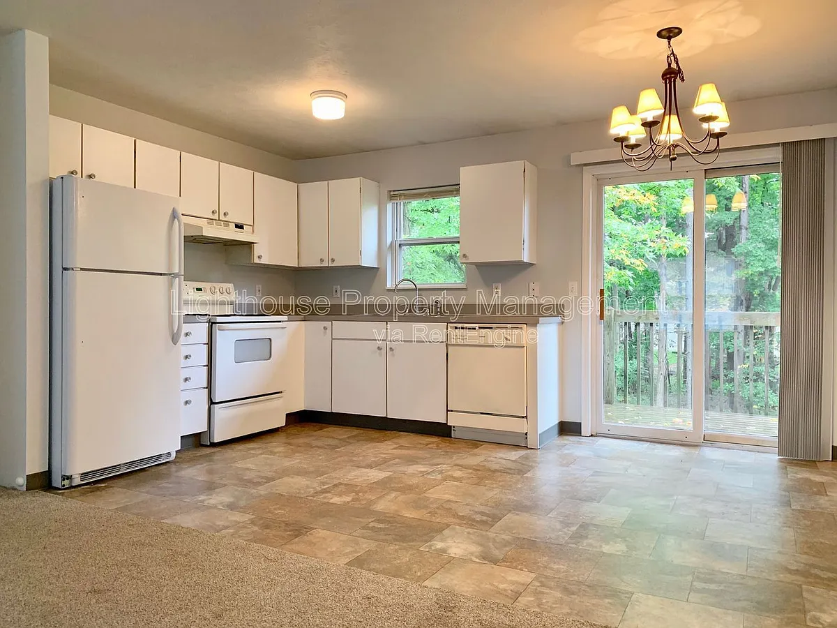 Building Photo - 1324 S Hanover St #2