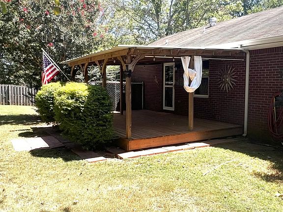 3rd image of 105 Cepha Dr