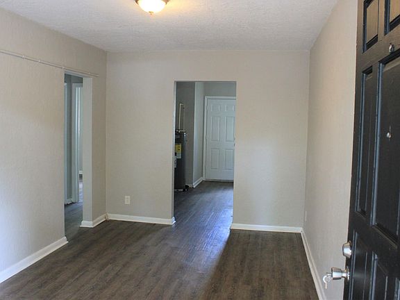 2nd image of 1047 Glencarin St
