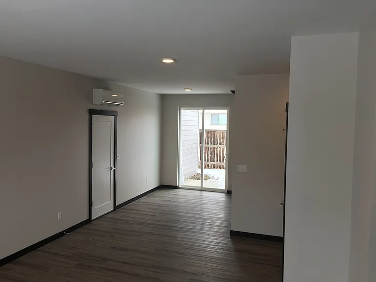 2300 N Landon Ln — Photo 5
