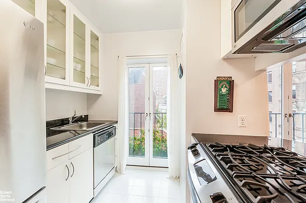 Rented by Brown Harris Stevens | media 23