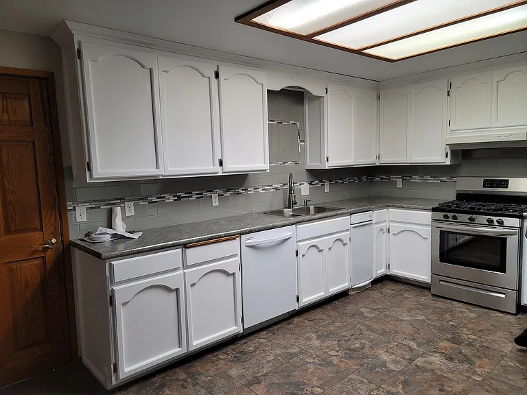 859 NW 2nd Ave — Photo 8