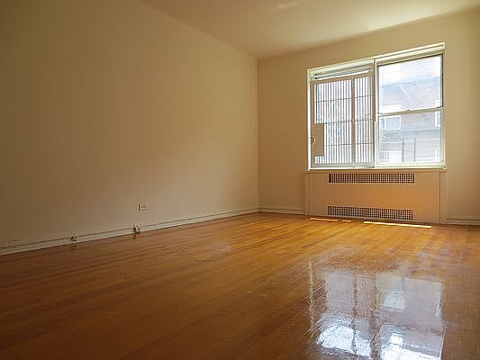 5th image of 6864 Yellowstone Blvd #B37