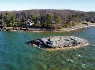 786 Cove Dr, Port Austin, MI 48467