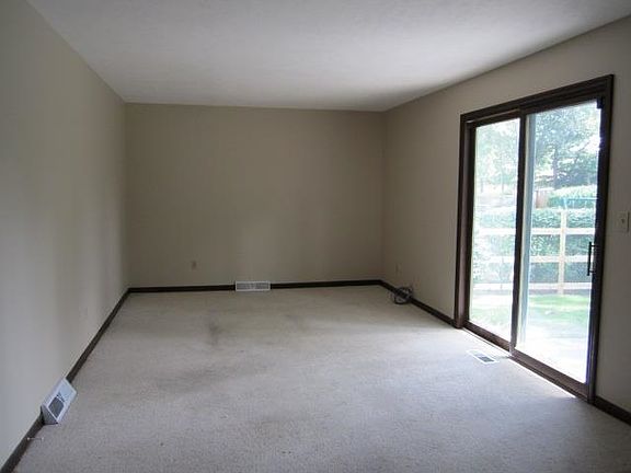 4th image of 3613 Cortland Dr