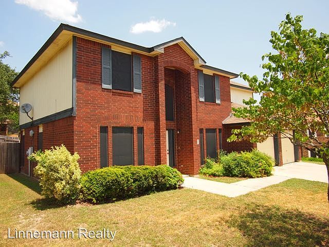 1st image of 415 Windmill Dr