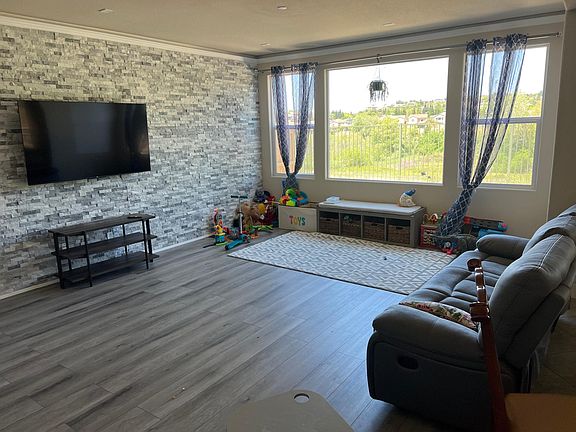 2nd image of 2987 Beatty Dr