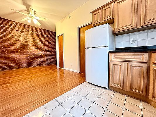 1st image of 208 5th Ave #2F