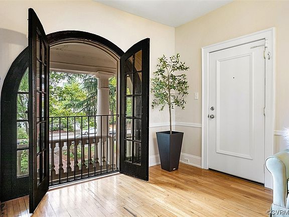 2nd image of 1610 Grove Ave #U6