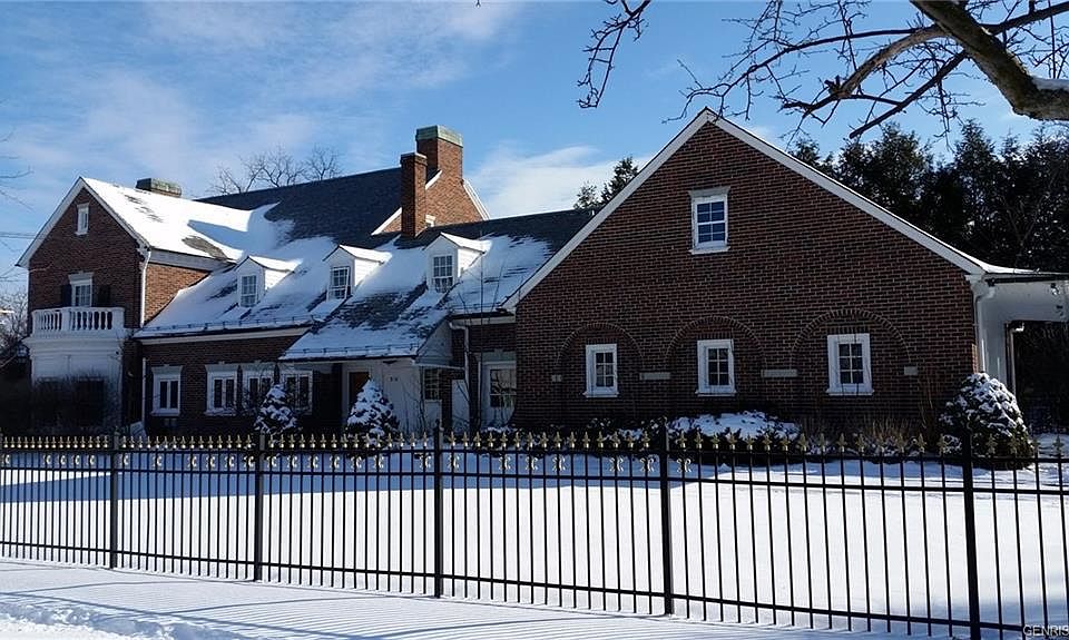 1st image of 510 W Maple Ave