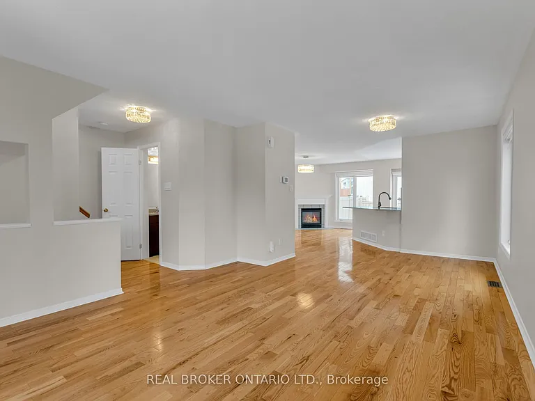 1133 Clyde Ave — Photo 5