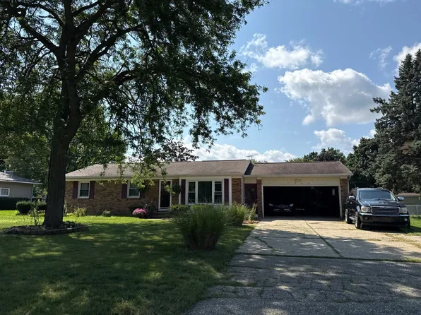1904 Parkwood St, Jenison, MI 49428