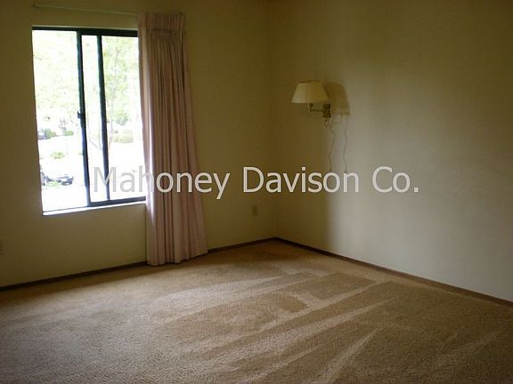 5th image of 232 Park Place Dr