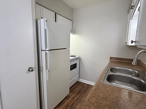4th image of 321 N Ewing Ave #214