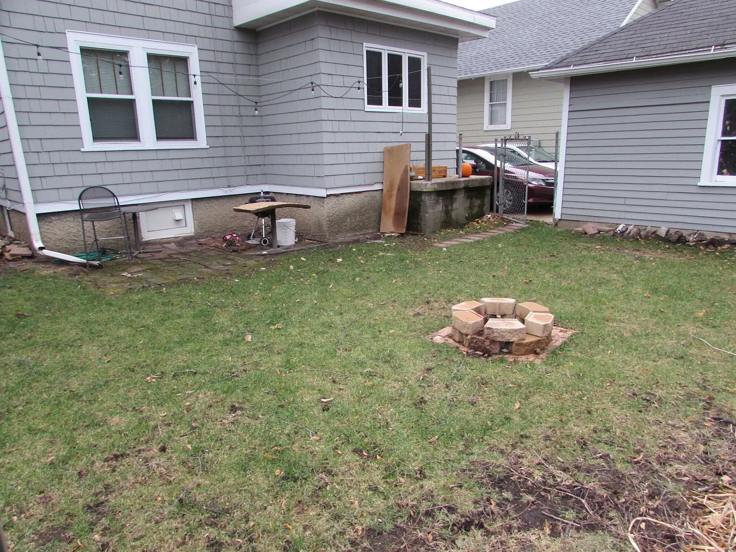 Spacious 4-Bedroom House on Drake Street with Garage, Yard & Free Laundry Available 8/15/2027 — Photo 2