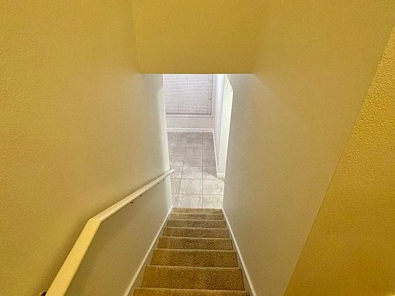 5th image of 2047 Estancia Cir