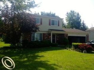 753 Dressler Ln, Rochester Hills, MI 48307