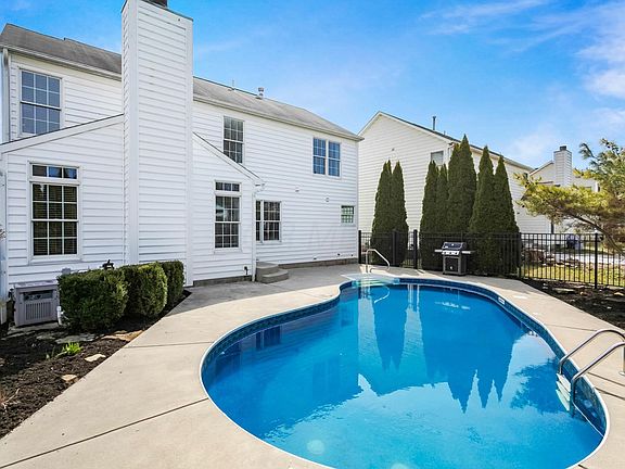 3rd image of 4666 Commons Park Dr