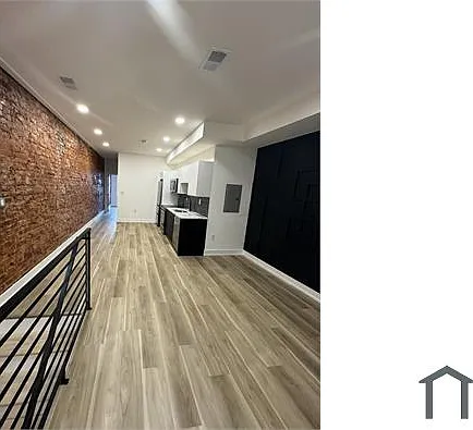1224 W Hilton St #2 — Photo 3