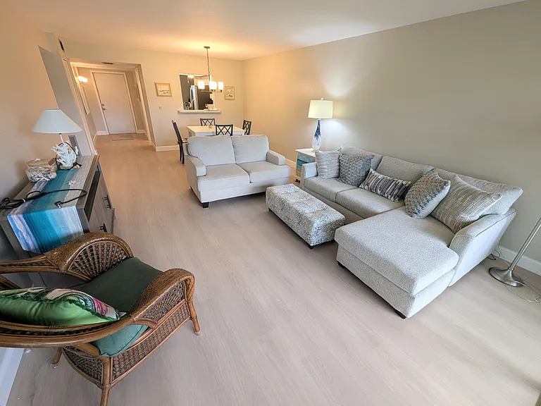 5856 Palm Aire Ln #104 — Photo 9