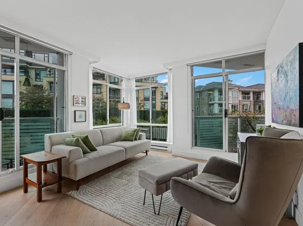 130 E 2nd St #603, North Vancouver, BC V7L 1C3