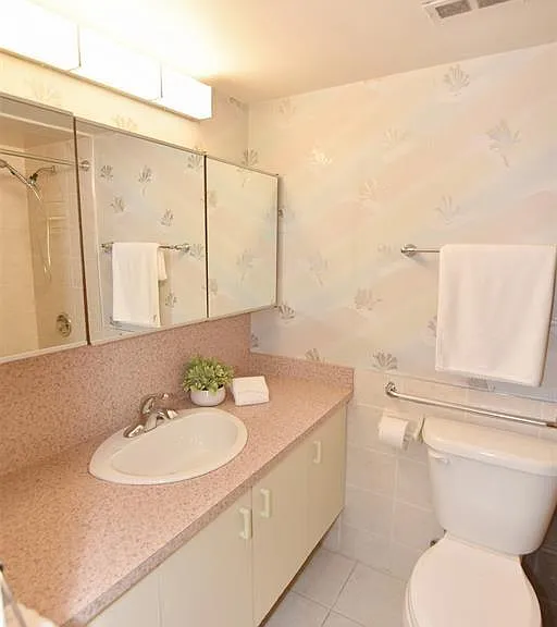 2144 Pelissier St #601 — Photo 29