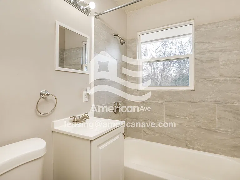 1741154_013_bathroom_13648583.jpg