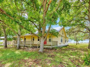 3814 Maeker Rd, Flatonia, TX 78941