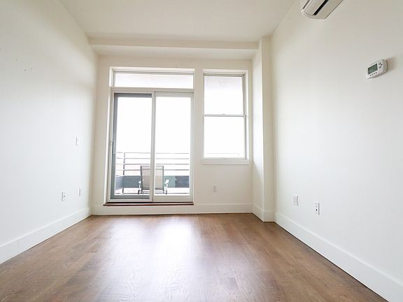 4th image of 585 Ocean Pkwy #7A